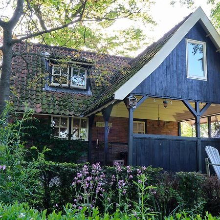 Loosan Lodges Gastenhuis Reutum Exteriör bild