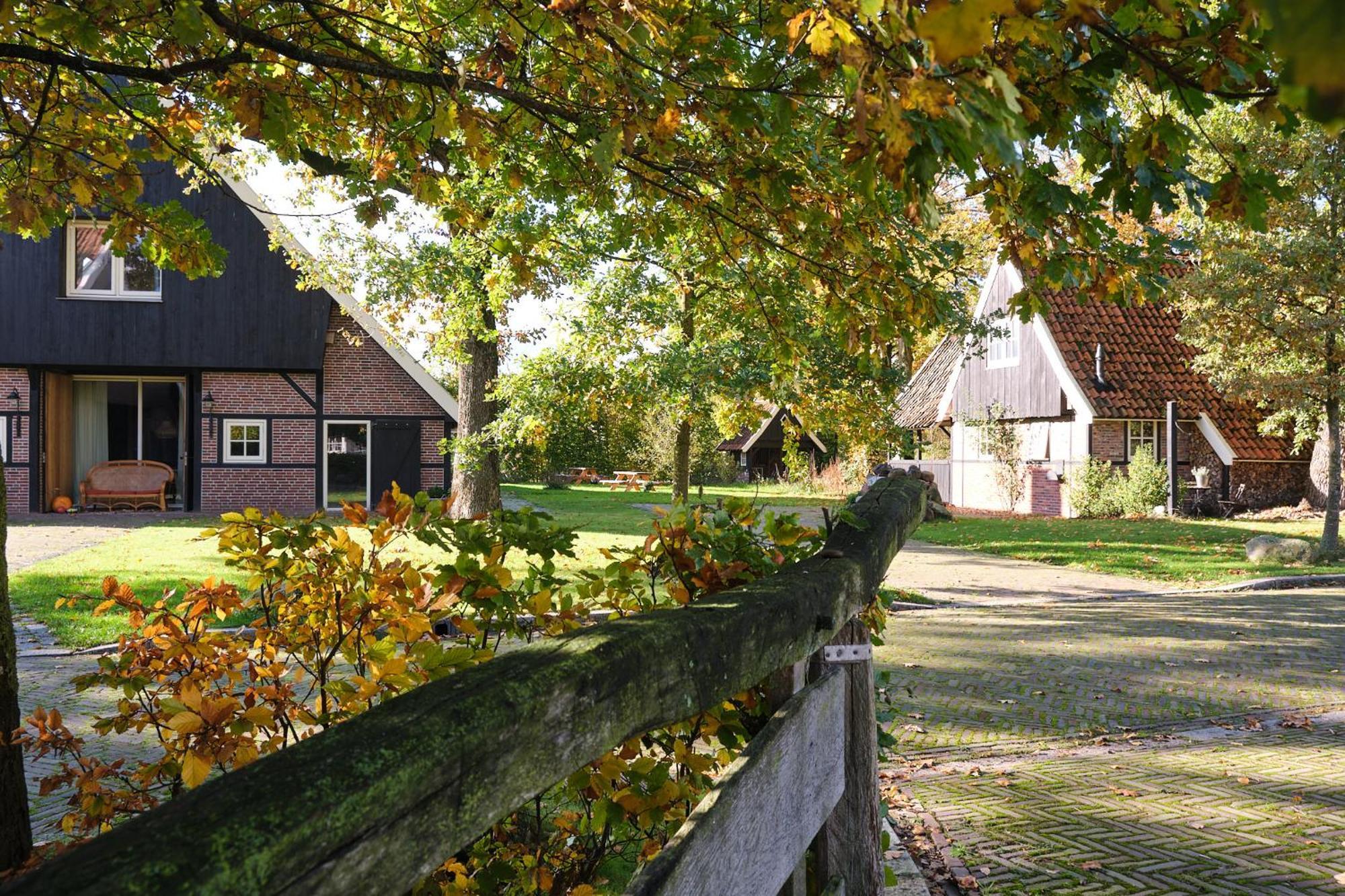 Loosan Lodges Gastenhuis Reutum Exteriör bild
